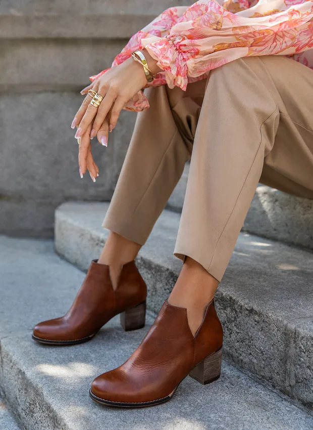 botki z suwakiem z tyłu - skóra naturalna - model 501 - kolor